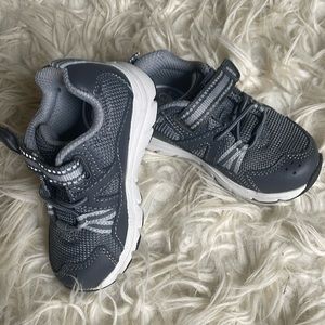 Stride rite boys Velcro tennis shoes.